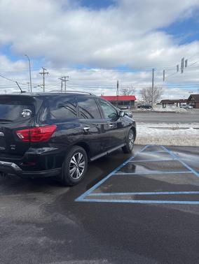 2018 Nissan Pathfinder SV