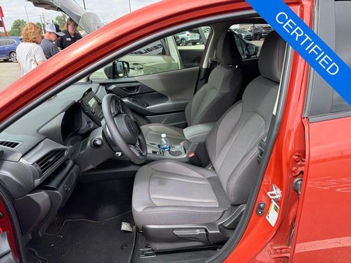 Sun Blaze Pearl 2024 Subaru Crosstrek Base