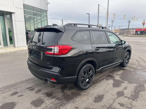 Crystal Black Silica 2026 Subaru Ascent Onyx Edition Touring 7-Passenger