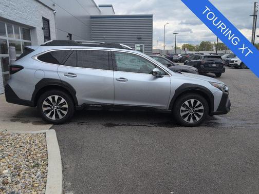 Ice Silver Metallic 2023 Subaru Outback Touring XT