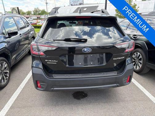 Crystal Black Silica 2021 Subaru Outback Premium