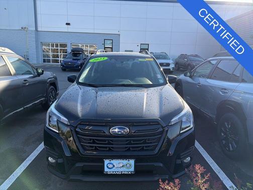 Crystal Black Silica 2023 Subaru Forester Premium