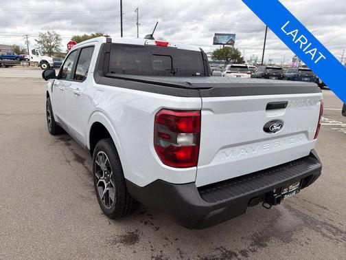 White Metallic 2025 Ford Maverick Lariat