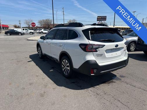 Crystal White Pearl 2022 Subaru Outback Premium