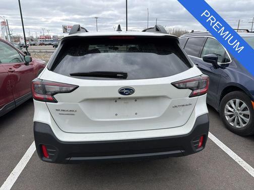Crystal White Pearl 2022 Subaru Outback Premium