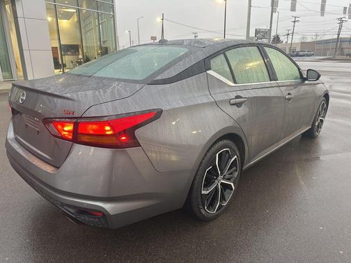 2025 Nissan Altima SR FWD