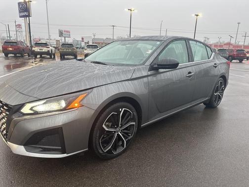 2025 Nissan Altima SR FWD