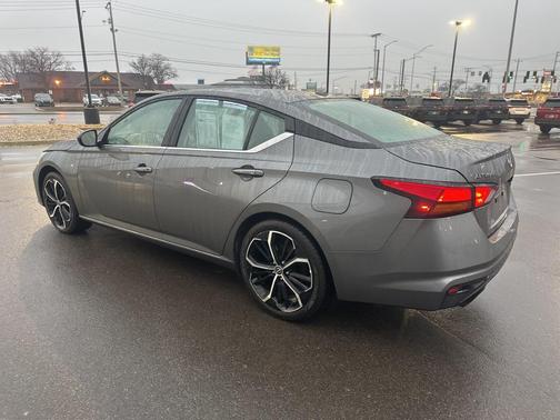 2025 Nissan Altima SR FWD