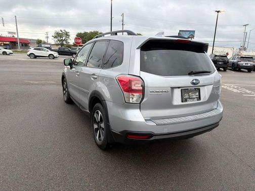 Ice Silver Metallic 2018 Subaru Forester 2.5i Premium