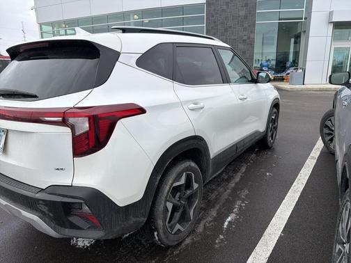 2024 Kia Seltos EX