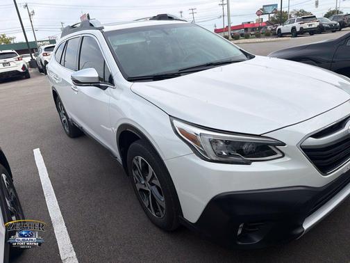 Crystal White Pearl 2022 Subaru Outback Touring