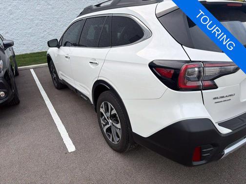 Crystal White Pearl 2022 Subaru Outback Touring