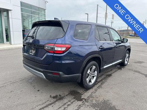 Blue 2023 Honda Pilot AWD EX-L 8 Passenger
