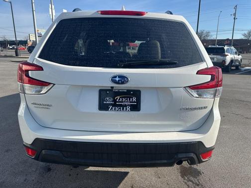 2023 Subaru Forester Base