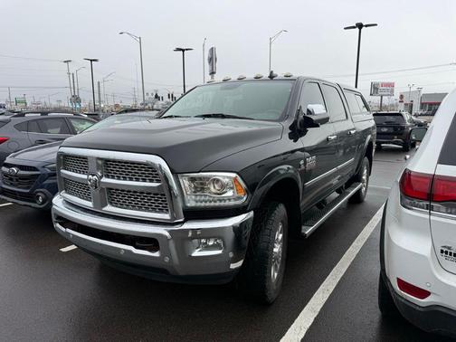 2018 RAM 2500 Laramie Crew Cab 4x4 6'4' Box