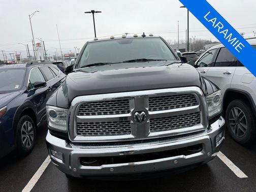 2018 RAM 2500 Laramie Crew Cab 4x4 6'4' Box