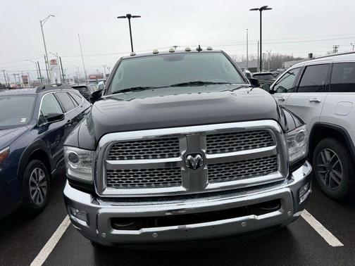 2018 RAM 2500 Laramie Crew Cab 4x4 6'4' Box