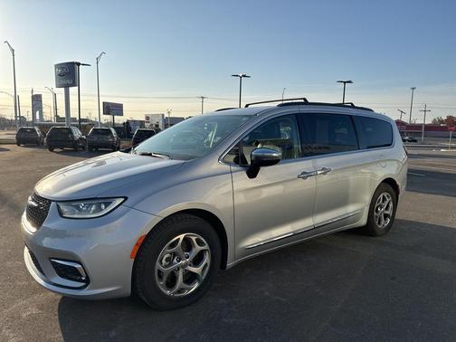 2023 Chrysler Pacifica Limited