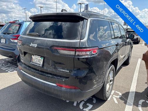 Diamond Black Crystal Pearlcoat 2023 Jeep Grand Cherokee L Laredo