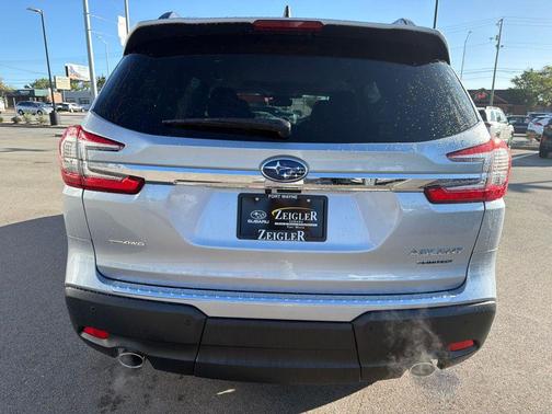 Ice Silver Metallic 2027 Subaru Ascent Limited 7-Passenger
