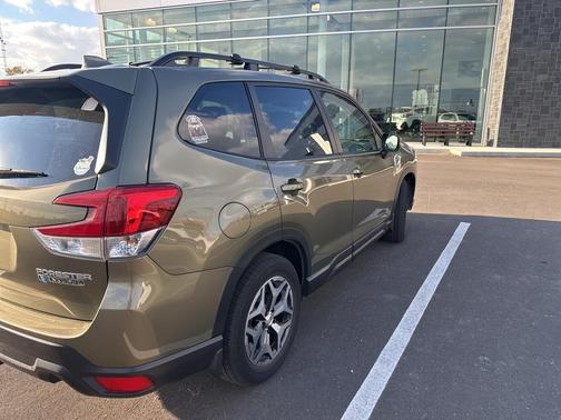 2023 Subaru Forester Premium