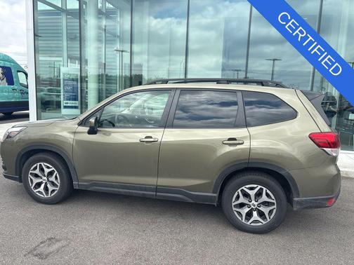 Green Metallic 2024 Subaru Forester Premium