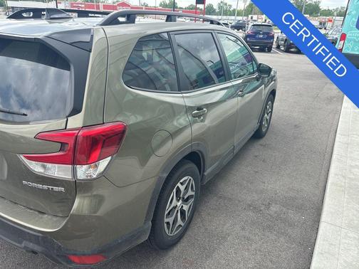 Autumn Green Metallic 2024 Subaru Forester Premium
