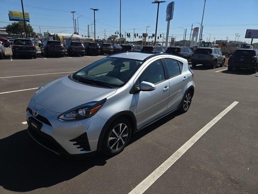 2018 Toyota Prius c Four