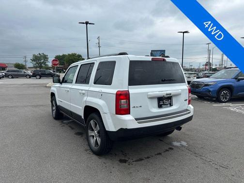Bright White Clearcoat 2017 Jeep Patriot Latitude