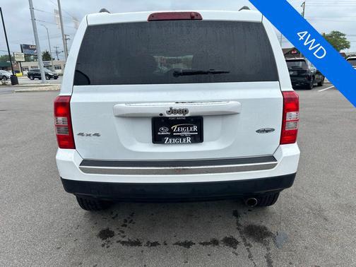 Bright White Clearcoat 2017 Jeep Patriot Latitude
