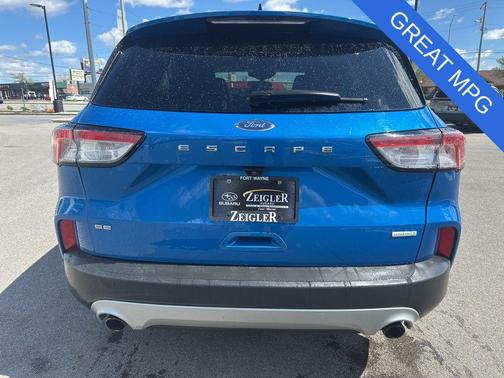 Velocity Blue Metallic 2020 Ford Escape SE