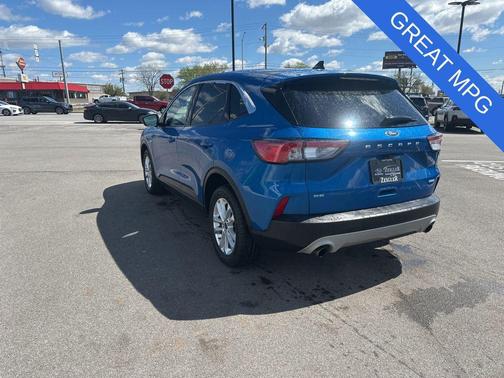 Velocity Blue Metallic 2020 Ford Escape SE