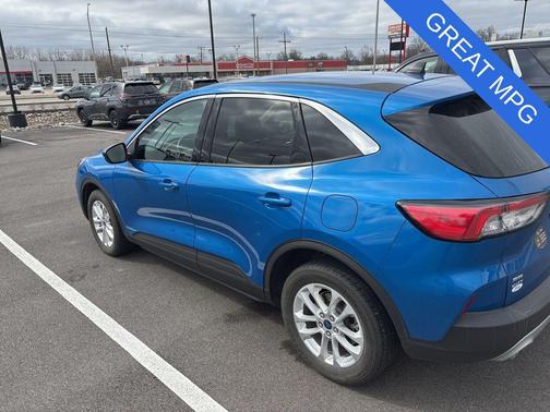 Velocity Blue Metallic 2020 Ford Escape SE