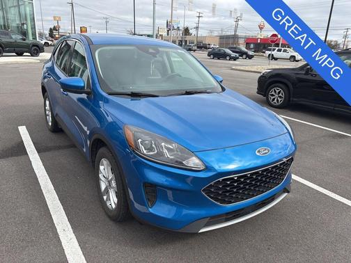 Velocity Blue Metallic 2020 Ford Escape SE