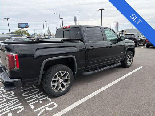 Onyx Black 2017 GMC Sierra 1500 SLT