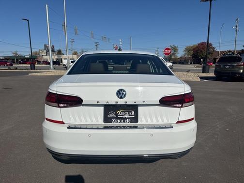 2022 Volkswagen Passat 2.0T Limited Edition