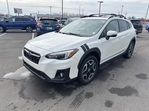 Crystal White Pearl 2018 Subaru Crosstrek 2.0i Limited