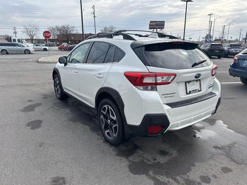 Crystal White Pearl 2018 Subaru Crosstrek 2.0i Limited