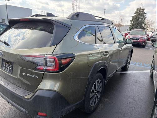 2025 Subaru Outback Premium