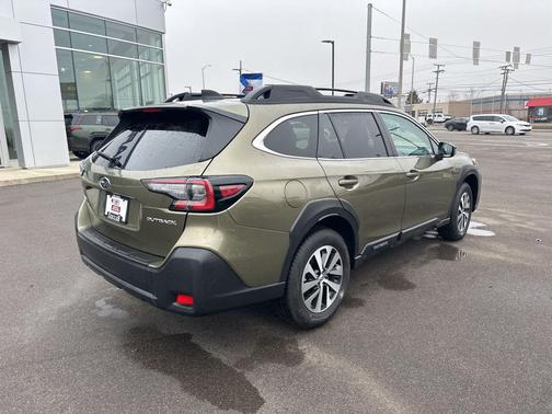 2025 Subaru Outback Premium