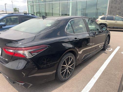 Black 2021 Toyota Camry SE