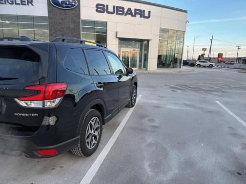 2024 Subaru Forester Premium