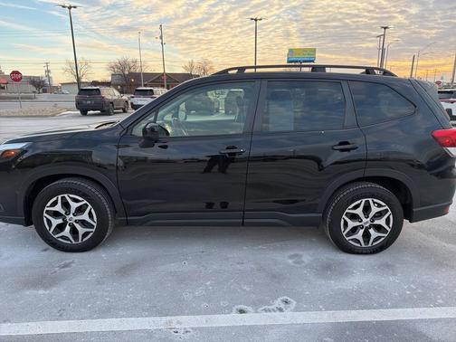 2024 Subaru Forester Premium