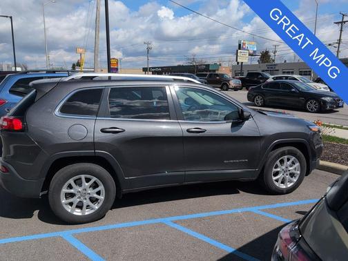 Granite Crystal Metallic Clearcoat 2016 Jeep Cherokee Latitude