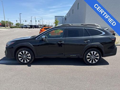 Crystal Black Silica 2025 Subaru Outback Touring XT