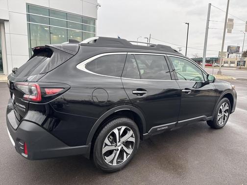 2022 Subaru Outback Touring XT