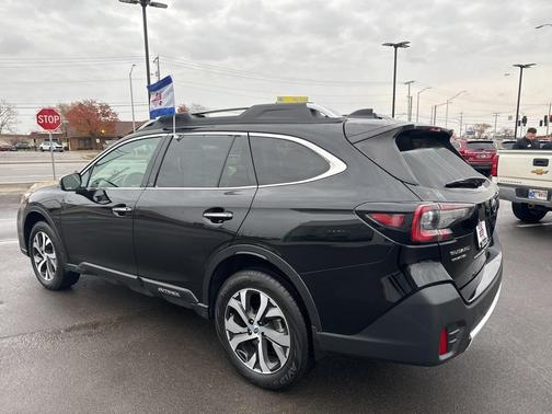 2022 Subaru Outback Touring XT