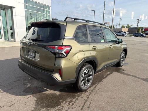 Autumn Green Metallic 2026 Subaru Forester Premium