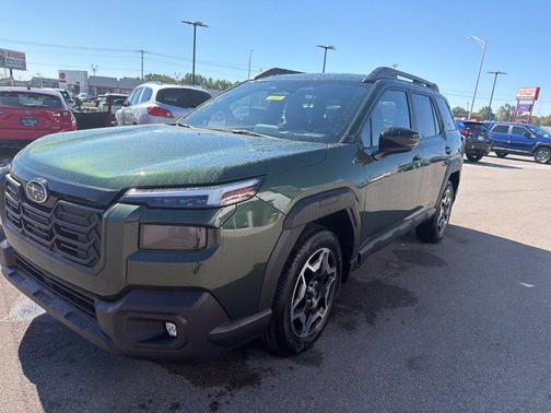 Deep Emerald Green Pearl 2026 Subaru Outback Touring