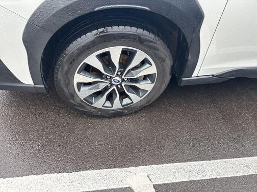 White 2023 Subaru Outback Limited